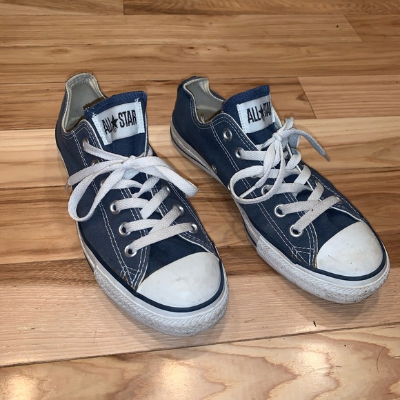 converse navy low